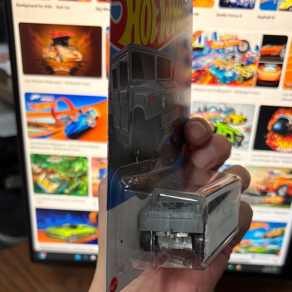 Hot Wheel Humvee - Picture 3 of 4